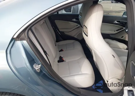 2014 Mercedes-Benz Cla 250 z USA, uszkodzony, nr VIN WDDSJ4EB6EN031762